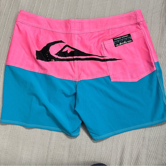 Quiksilver/Stranger Things collab board shorts, colorblock. Size 38, butt logo - Picture 5 of 8